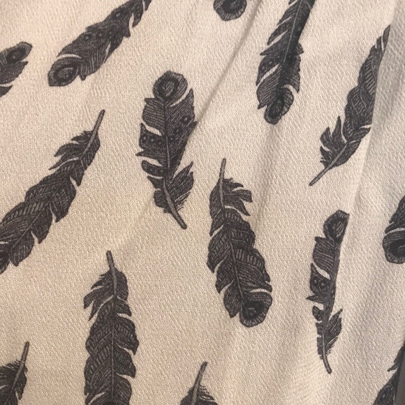 Feather print asymmetrical skirt - Picture 4 of 6